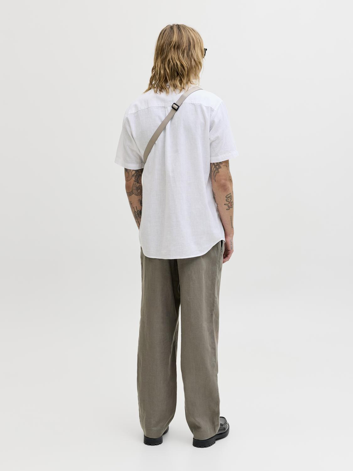 model_shot-back